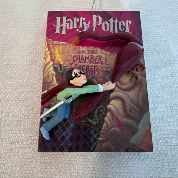 Harry Potter Book 2019 Hallmark Keepsake Ornament - Picture 3 of 7